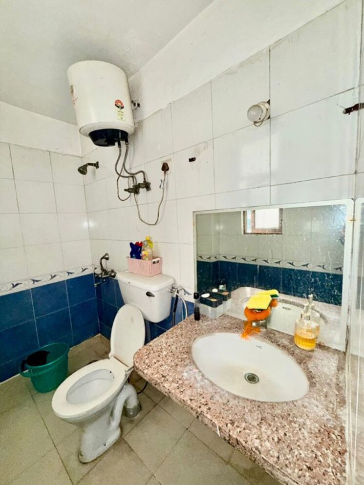 Bathroom, amrapali-royal 1 Bedroom 800 Sq.Ft. Apartment In Vaibhav Khand Ghaziabad 9901994