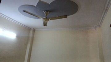 Room in 1 BHK Builder Floor at Vaishali Sector 3 – for Rent