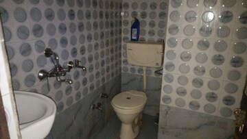 Bathroom in 1 BHK Builder Floor at Vaishali Sector 3 – for Rent