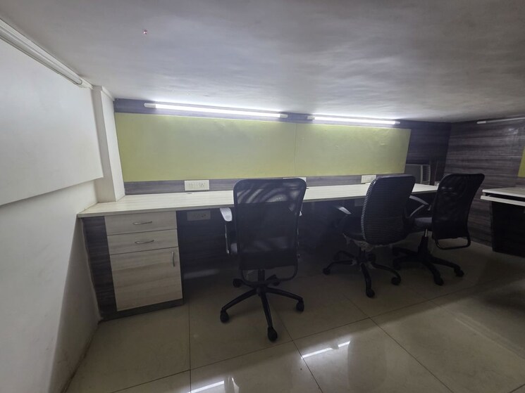 Team Area, goregaon east Commercial Office Space 800 Sq.Ft. In Goregaon East Mumbai 9902113
