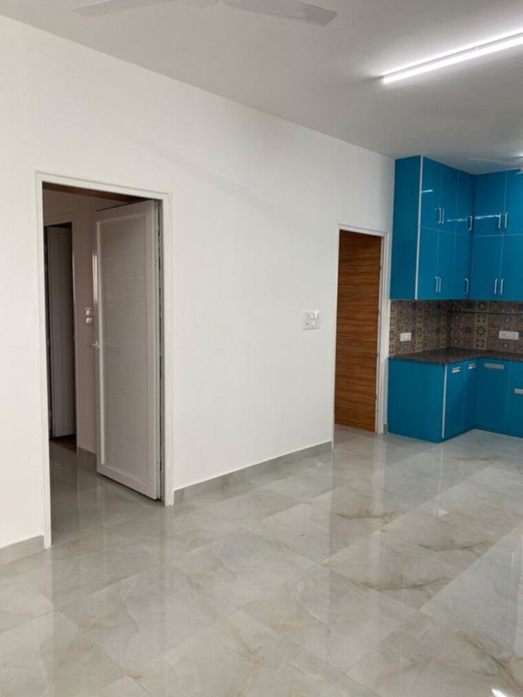 Room, greater kailash i 2 Bedroom 350 Sq.Yd. Builder Floor In Greater Kailash I Delhi 9902119
