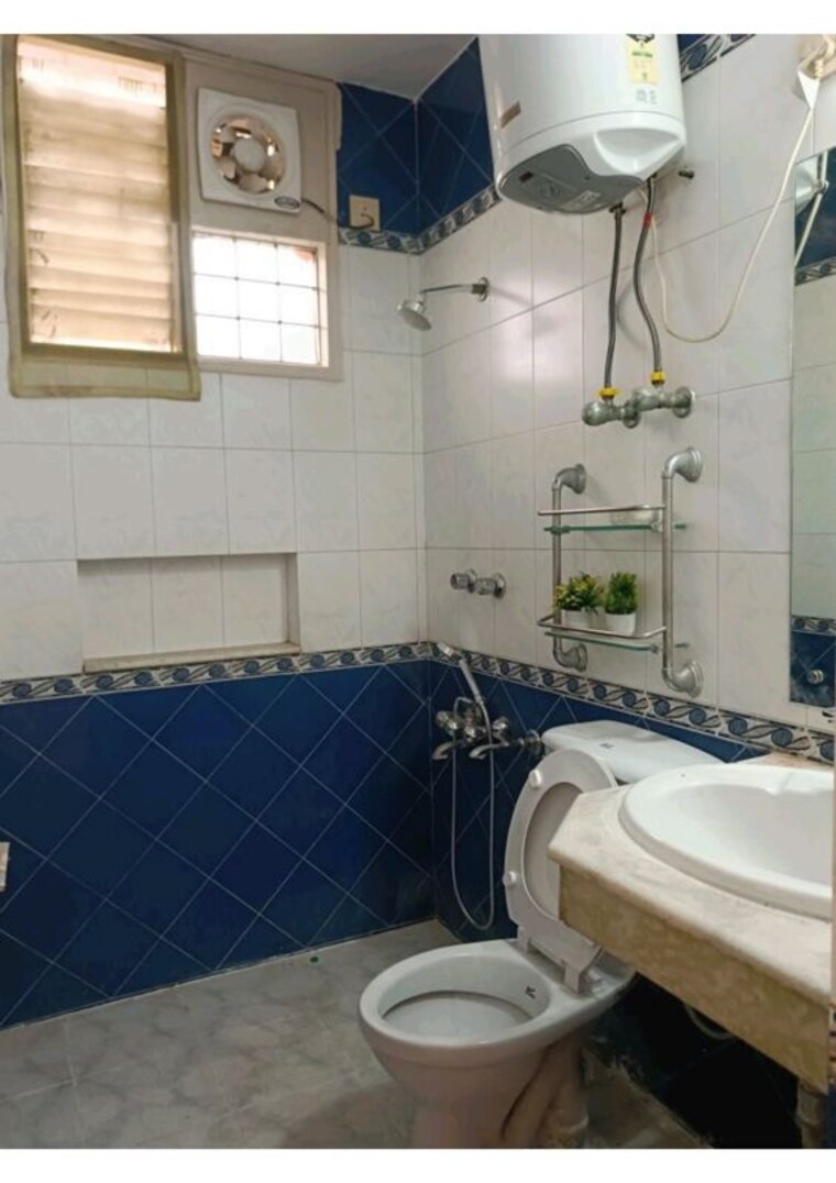 Bathroom, unitech-residency-greens 3 Bedroom 1860 Sq.Ft. Builder Floor In Sector 46 Gurgaon 9902124