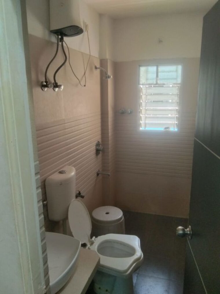 Bathroom, dhl-singapore-life-city 2 Bedroom 1100 Sq.Ft. Apartment In Gotal Pajri Nagpur 9902050