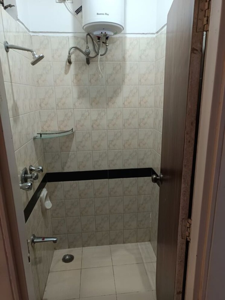 Bathroom, sapphire-lakeside 1 Bedroom 550 Sq.Ft. Apartment In Powai Mumbai 9902193