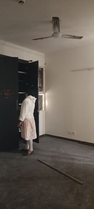 Furnished Amenities in 2.5 BHK Apartment at Assotech The Nest, Sain Vihar – for Rent