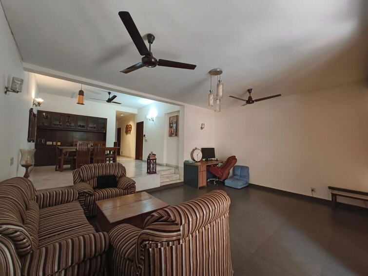 Cover Image, greater kailash ii 2 Bedroom 300 Sq.Yd. Builder Floor In Greater Kailash ii Delhi 9902263