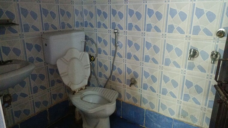 Bathroom, vaishali sector 6 1 Bedroom 550 Sq.Ft. Builder Floor In Vaishali Sector 6 Ghaziabad 9902277