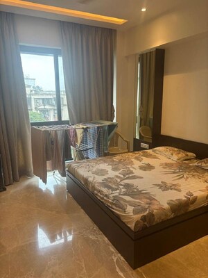 Master Bedroom in 3 BHK Apartment at Santacruz West – for Rent