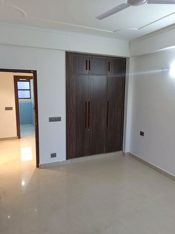Room in 3 BHK Apartment at City Heights, Sector 39 – for Rent
