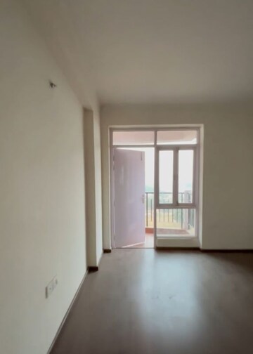 Room in 3 BHK Apartment at CHD Avenue 71, Sector 71 – for Rent