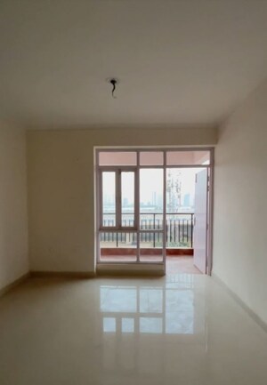Room in 3 BHK Apartment at CHD Avenue 71, Sector 71 – for Rent