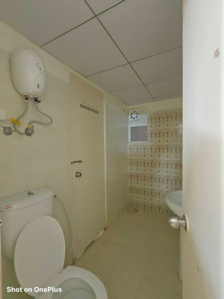 Bathroom, gaur-city-2-14th-avenue 3 Bedroom 1300 Sq.Ft. Apartment In Sector 16c Greater Noida Greater Noida 9902453