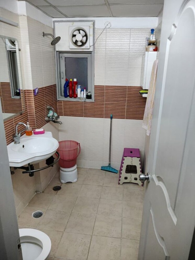 Bathroom, saviour-greenisle 3 Bedroom 1600 Sq.Ft. Apartment In Sain Vihar Ghaziabad 9902479