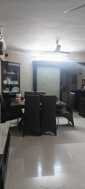 Master Bedroom in 2 BHK Apartment at Andheri West – for Rent