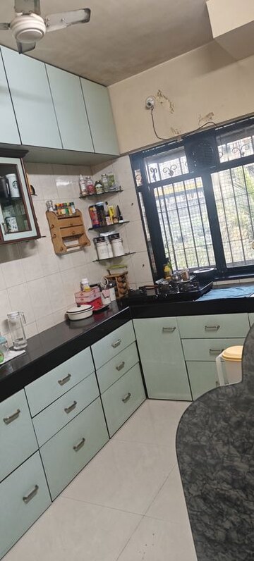 Master Bedroom in 2 BHK Apartment at Andheri West – for Rent