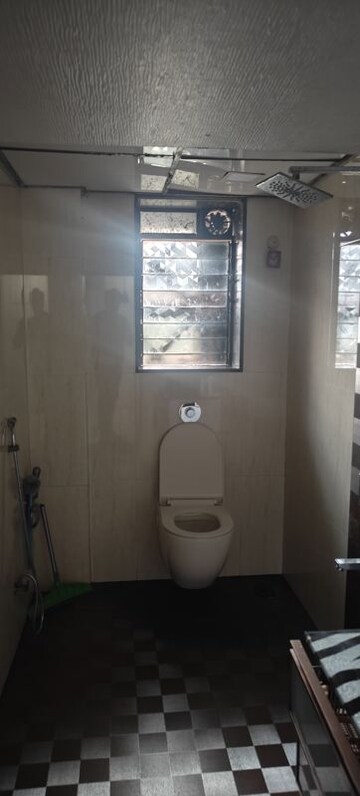 Master Bedroom in 2 BHK Apartment at Andheri West – for Rent