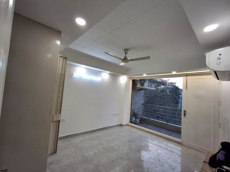 Room, kalkaji 3 Bedroom 1800 Sq.Ft. Builder Floor In Kalkaji Delhi 9902482