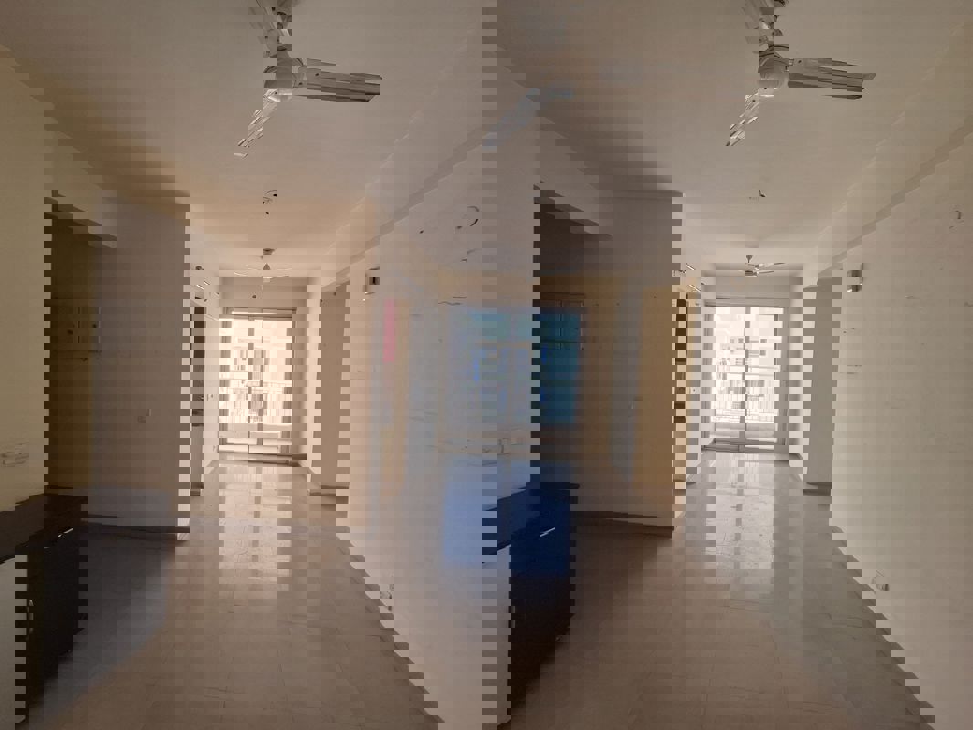 3 BHK + Servant Room Apartment For Rent in CHD Avenue 71