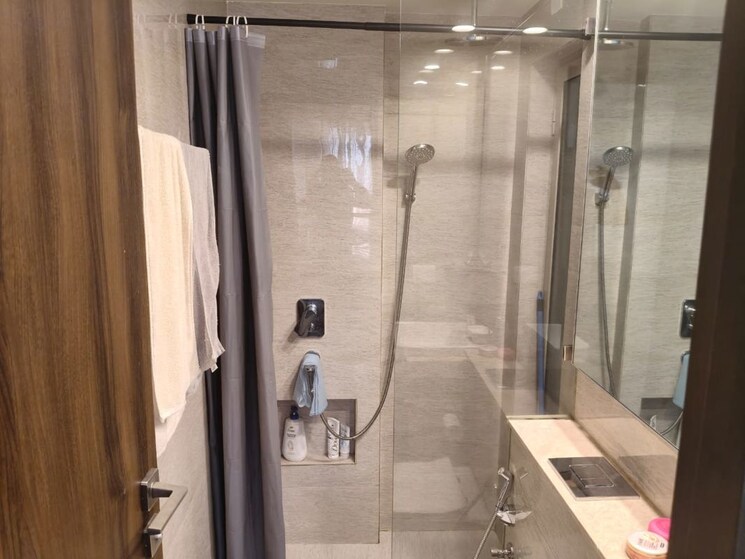 Bathroom, hiranandani-regent-hill 1 Bedroom 550 Sq.Ft. Apartment In Powai Mumbai 9902589
