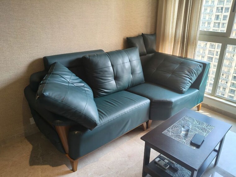 Living Room, hiranandani-regent-hill 1 Bedroom 550 Sq.Ft. Apartment In Powai Mumbai 9902589