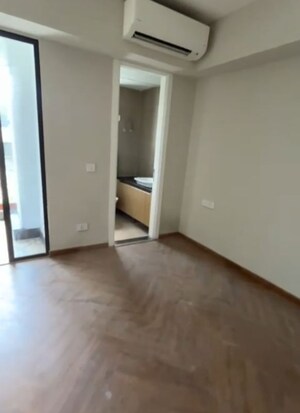 Room in 3 BHK Apartment at Signature Global City 63A, Sector 63a – for Sale