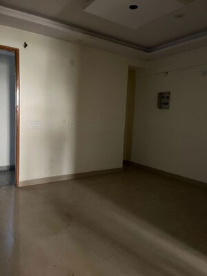 Room in 2 BHK Apartment at Vasundhara Sector 9 – for Sale