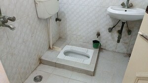 Bathroom in 2 BHK Builder Floor at Vaishali Sector 4 – for Rent