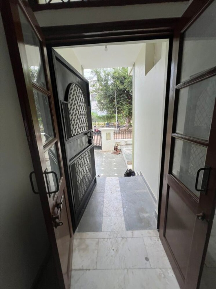 Balcony, sushant-lok-2 3 Bedroom 2700 Sq.Ft. Independent House In Sector 57 Gurgaon 9902617