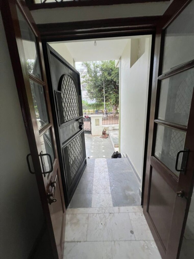 Balcony, sushant-lok-2 3 Bedroom 2700 Sq.Ft. Independent House In Sector 57 Gurgaon 9902617