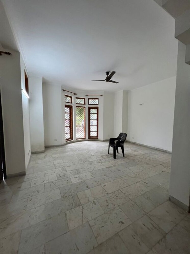 Room, sushant-lok-2 3 Bedroom 2700 Sq.Ft. Independent House In Sector 57 Gurgaon 9902617