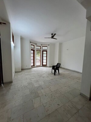 Room in 3 BHK Independent House at Sushant Lok 2, Sector 57 – for Rent