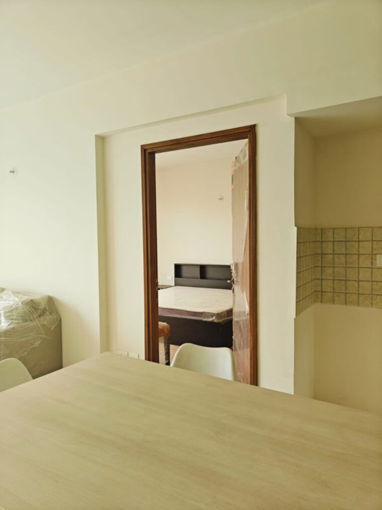 Room, ar-domain 3 Bedroom 681 Sq.Ft. Apartment In Morta Ghaziabad 9902568