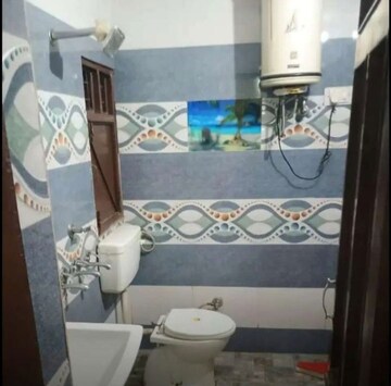 Bedroom in 2 BHK Builder Floor at Sector 38 – for Rent