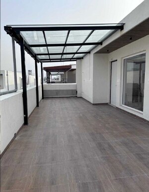 Room in 4 BHK Villa at My Home Ankura, Tellapur – for Rent