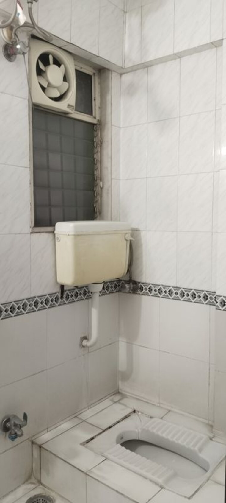 Bathroom, nirmal-lifestyle-residency-chs-ltd 3.5 Bedroom 1000 Sq.Ft. Apartment In Mulund West Mumbai 9902695