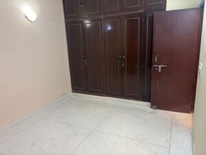 Room in 3 BHK Apartment at Gurugram CGHS, Sector 56 – for Rent