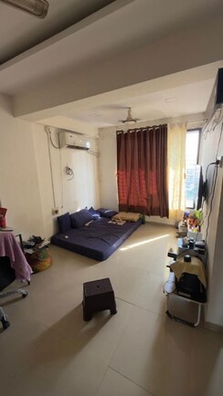 3 BHK + Pooja Room Apartment For Rent in Khar West
