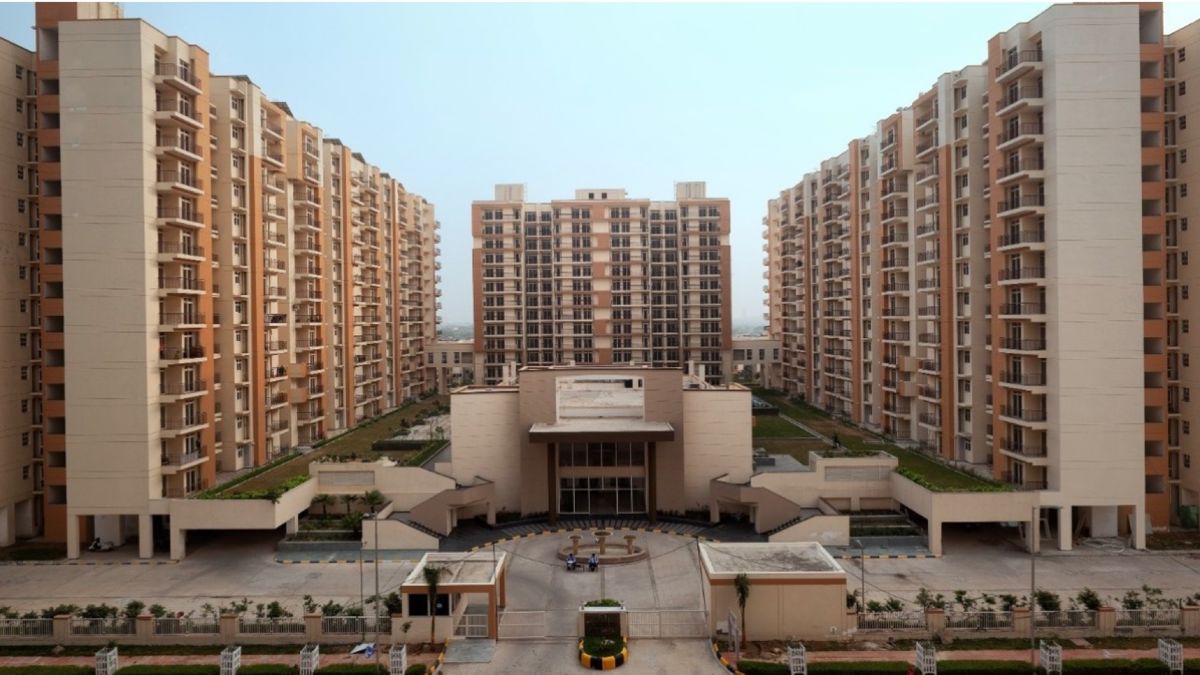 3 BHK 733 Sq.Ft. Apartment in KLJ Platinum Heights
