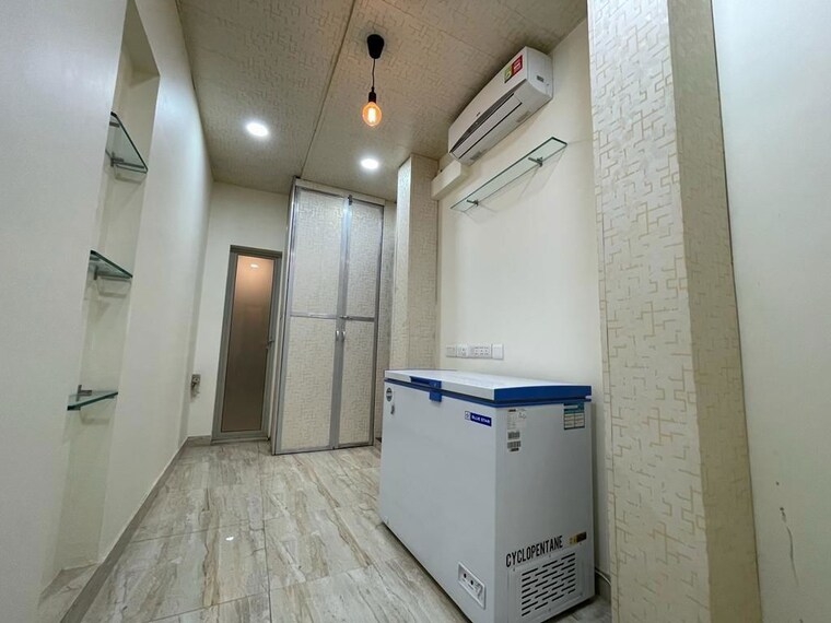Bathroom, hiranandani-atlantis 2 Bedroom 762 Sq.Ft. Apartment In Powai Mumbai 9902766