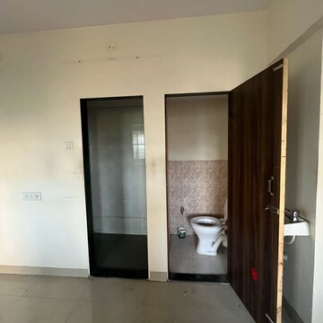 Bathroom in 1 RK Apartment at Juhu – for Sale