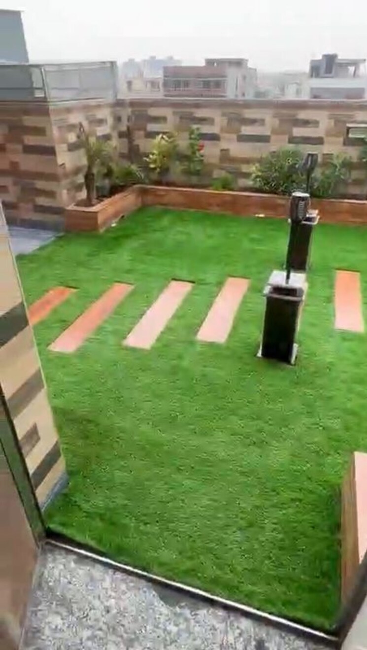 Garden, rajendra nagar sector 2 4 Bedroom 2000 Sq.Ft. Builder Floor In Rajendra Nagar Sector 2 Ghaziabad 9902885