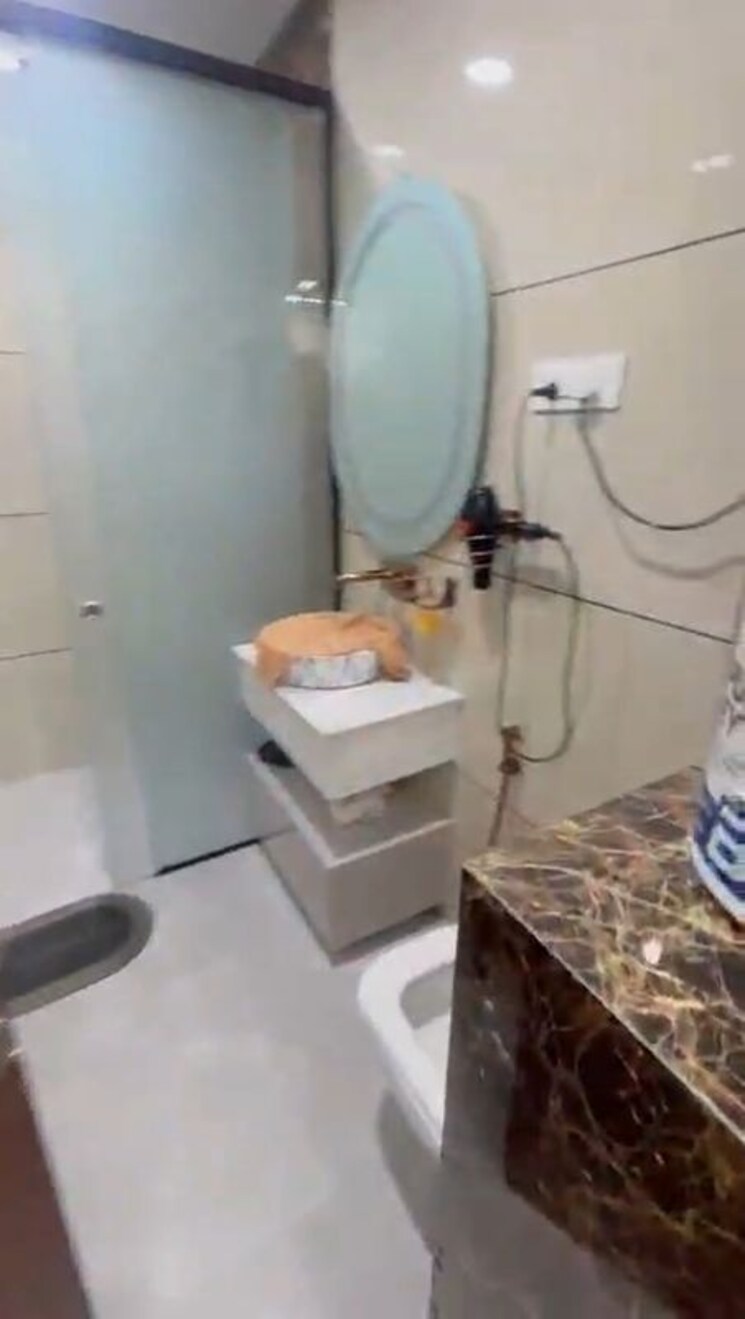 Bathroom, rajendra nagar sector 2 4 Bedroom 2000 Sq.Ft. Builder Floor In Rajendra Nagar Sector 2 Ghaziabad 9902885