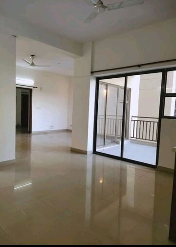 Room in 3 BHK Apartment at Ardee City Palm Grove Heights, Sector 52 – for Rent