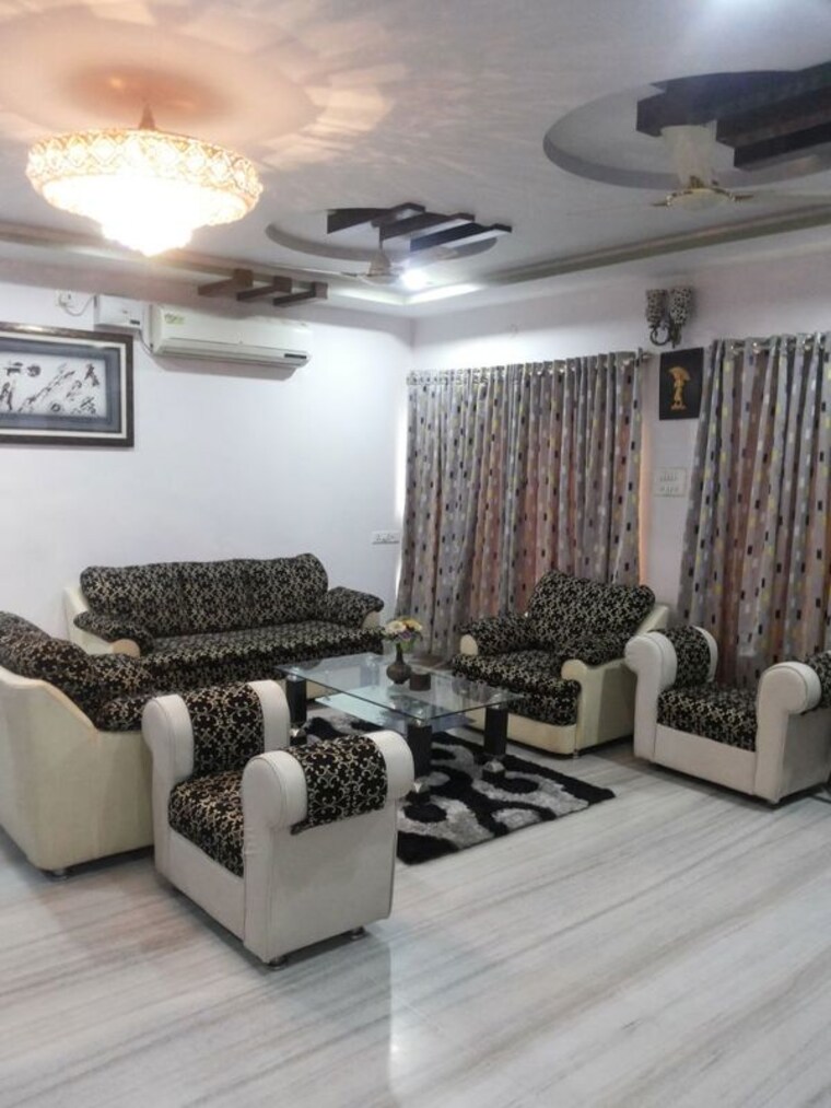 Room, vineet khand Pg For Girls In Vineet Khand 9902901