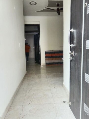 Room in 1 BHK Builder Floor at Neb Sarai – for Rent