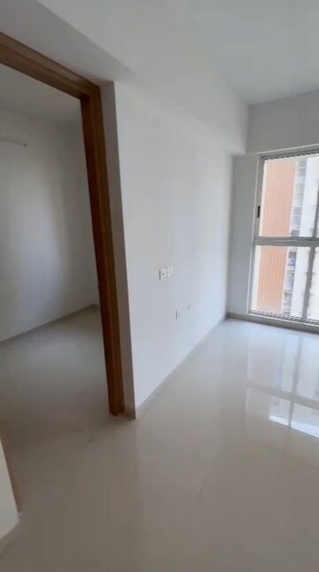 Room in 2 BHK Apartment at Lodha Upper Thane Woodlands C And D, Anjur – for Sale