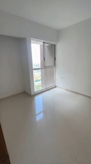 Room in 2 BHK Apartment at Lodha Upper Thane Woodlands C And D, Anjur – for Sale