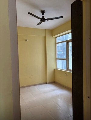 Room in 3 BHK Apartment at Auric City Homes, Sector 82 – for Sale