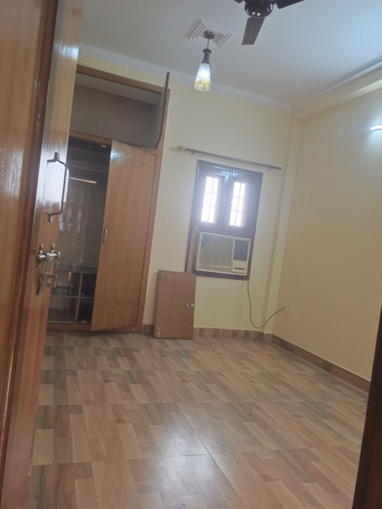 Room, kurla west 1 Bedroom 543 Sq.Ft. Builder Floor In Kurla West Mumbai 9902996