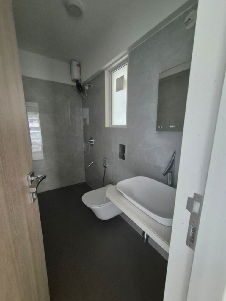 Bathroom, amboli 2.5 Bedroom 1101 Sq.Ft. Apartment In Amboli Mumbai 9902967